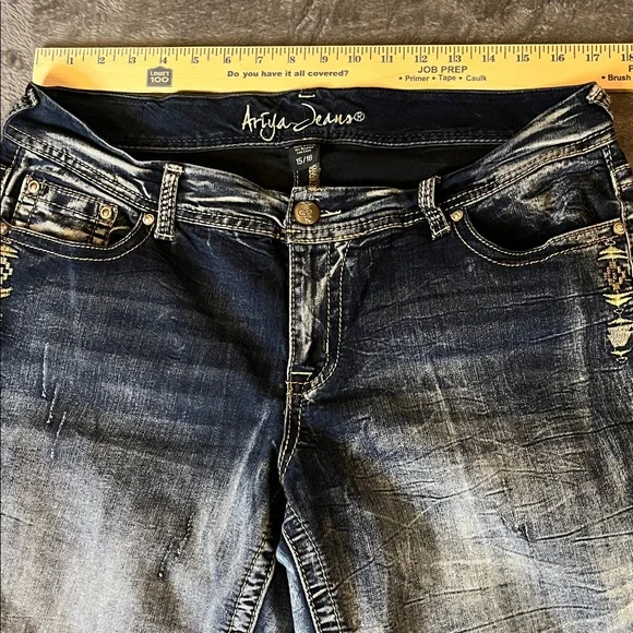 Ariya Distressed Blue Jeans WithSequins and Designs. Size 15/16 - Picture 6 of 10